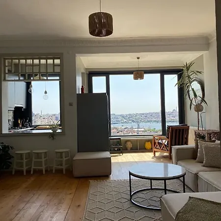 Unbelievable Golden Horn View In Beyoglu